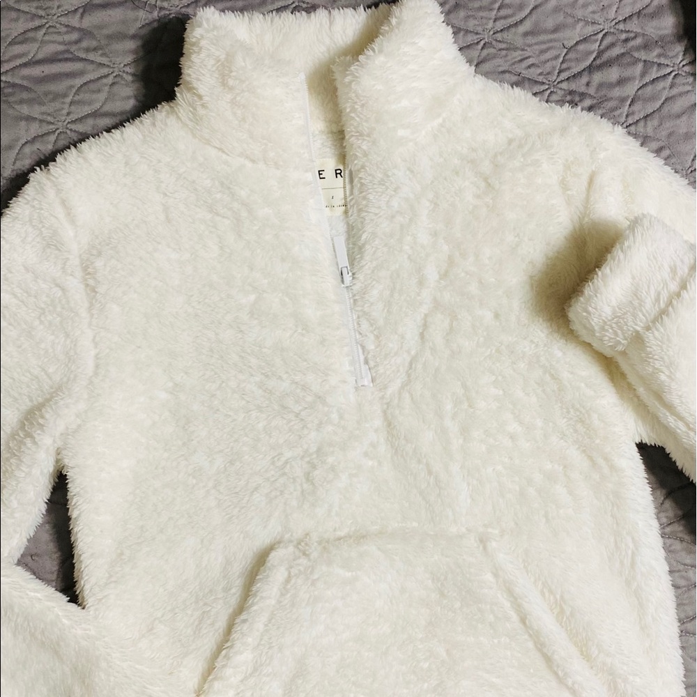 Women’s size small quarter zip Sherpa